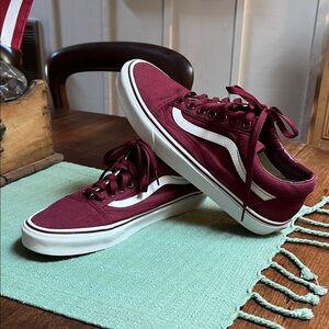 Vans Men’s Maroon Classic Sneakers